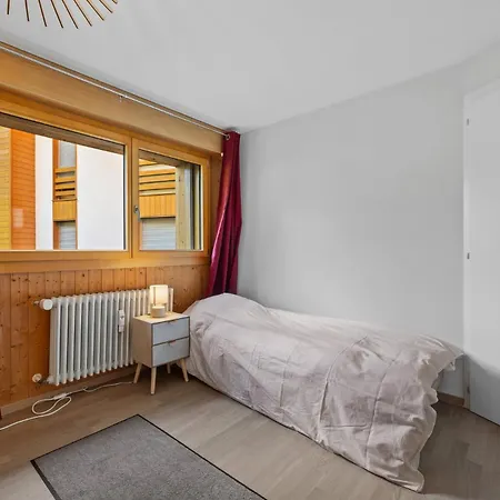 Lion 010 Sur La Place Du Village A Apartamento *