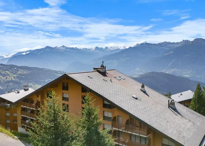 Lion 010 Sur La Place Du Village A Apartamento